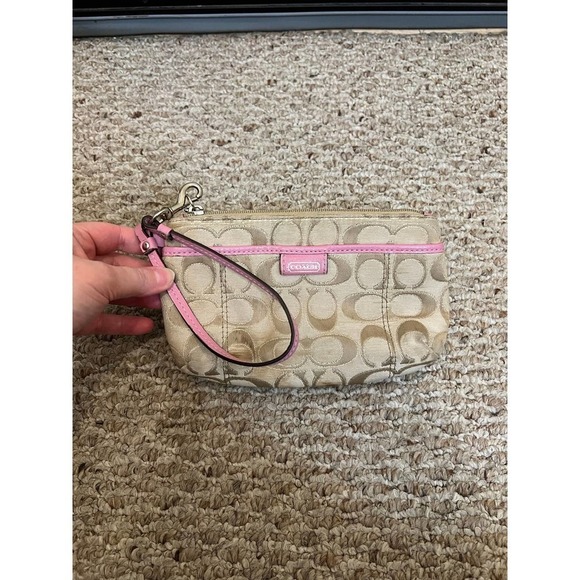 Coach Wristlet - Picture 1 of 7